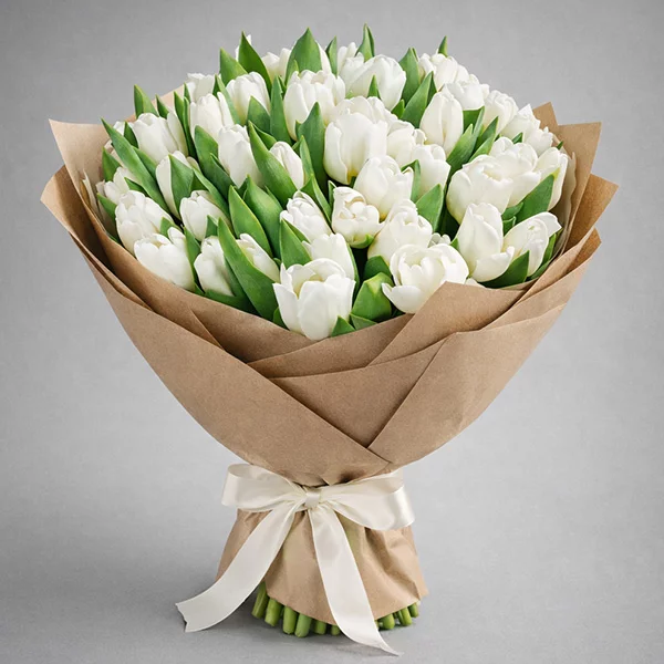 Нежное облако - букет из белых тюльпанов
